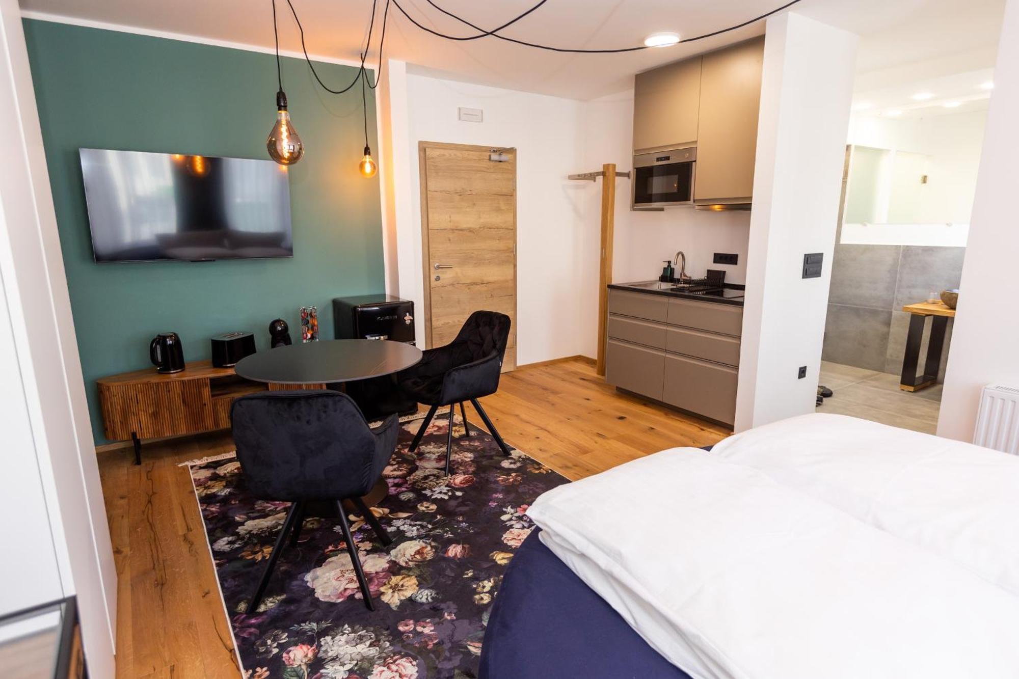 Kavenija Apartmaji - Free Parking Maribor Luaran gambar