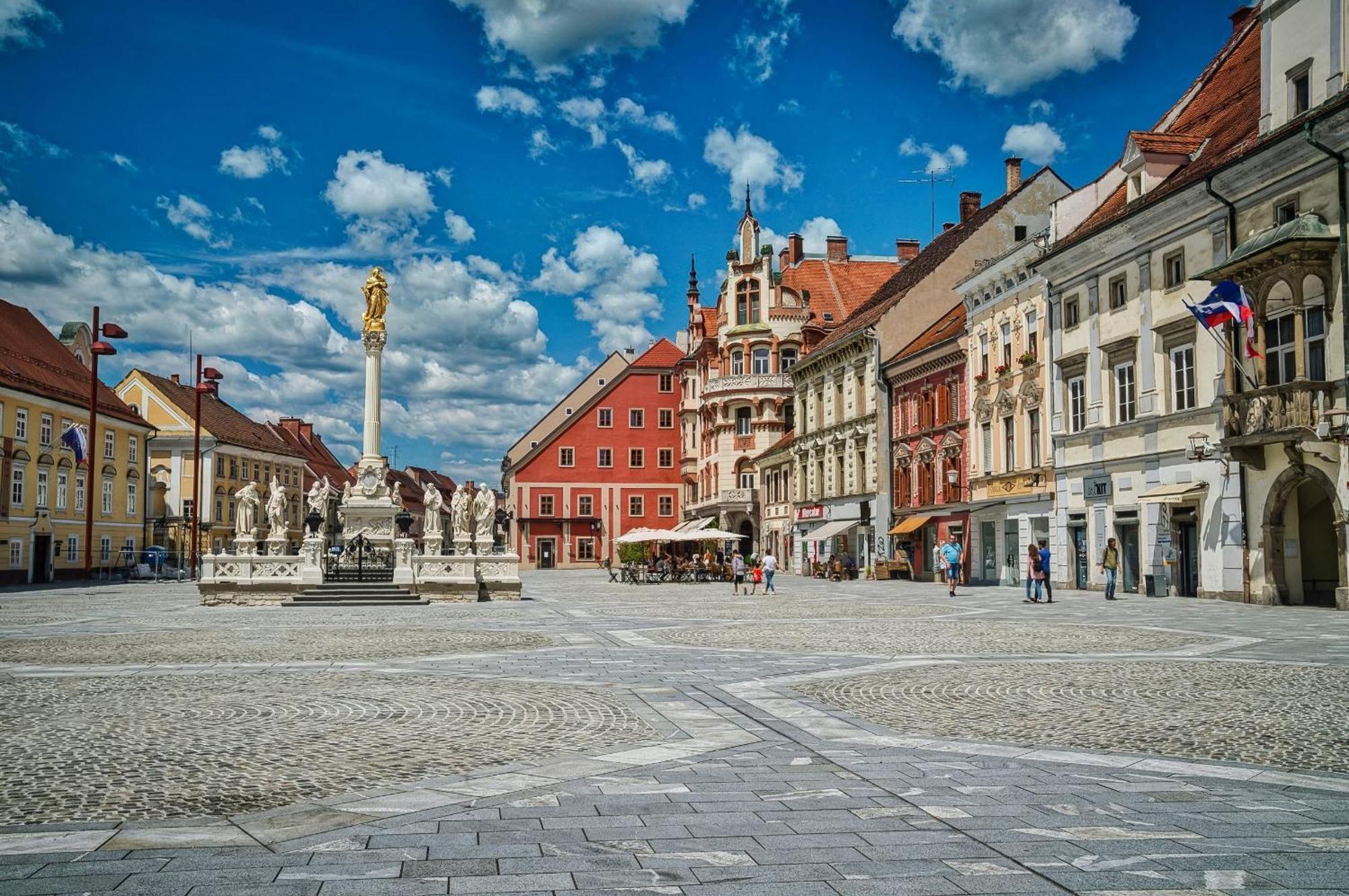 Kavenija Apartmaji - Free Parking Maribor Luaran gambar