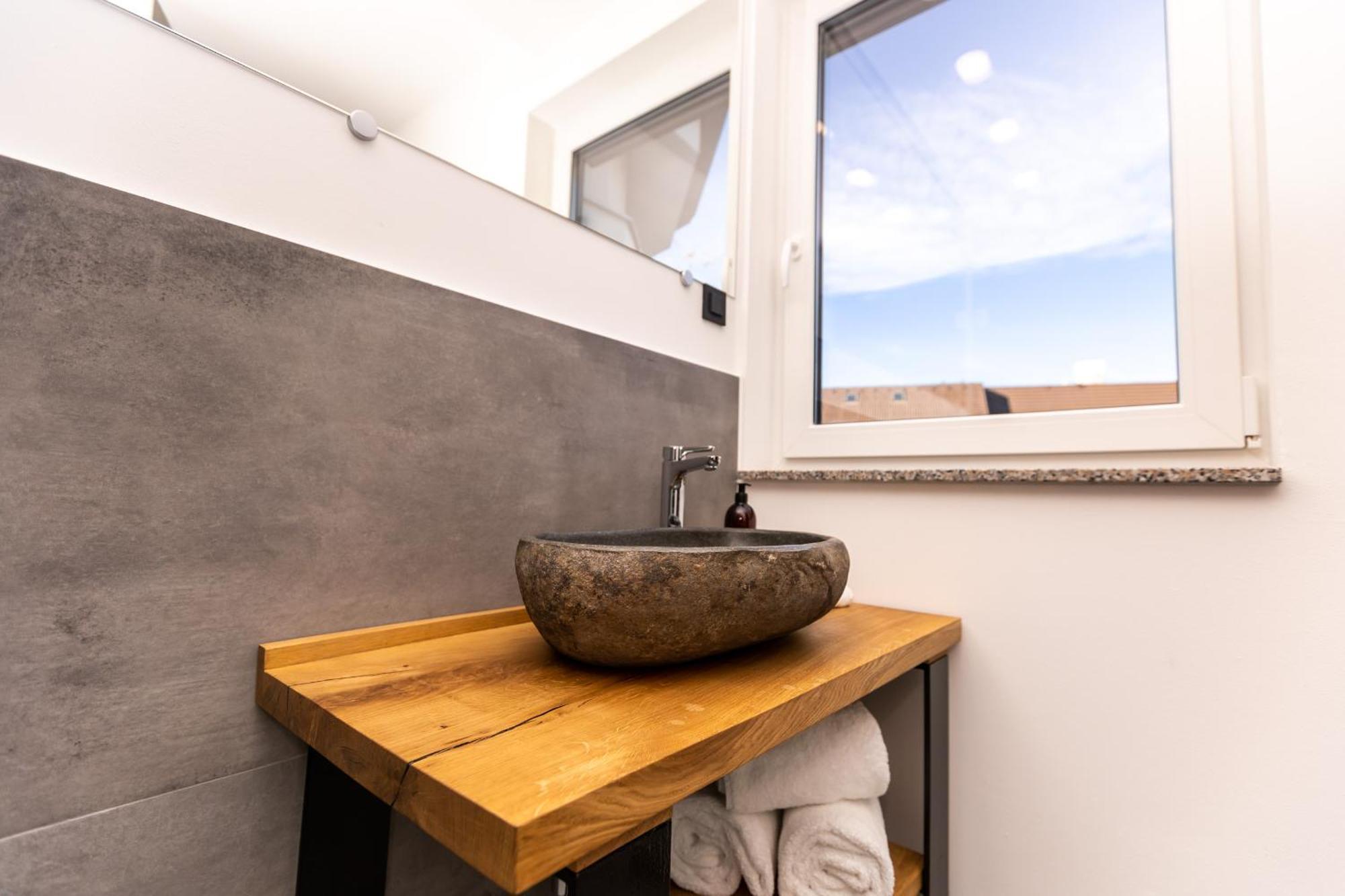 Kavenija Apartmaji - Free Parking Maribor Bilik gambar